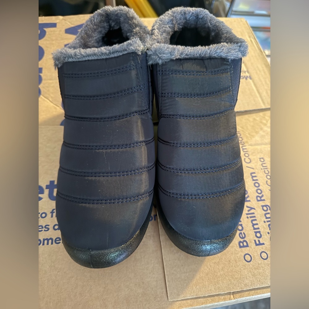 Cozy blue Slip-On Shoes with Faux Fur Lining